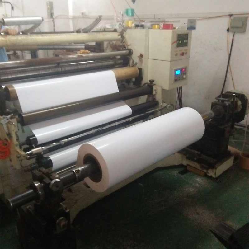 為什么PET薄膜的印刷、復(fù)合、鍍鋁的黏合強(qiáng)度不夠